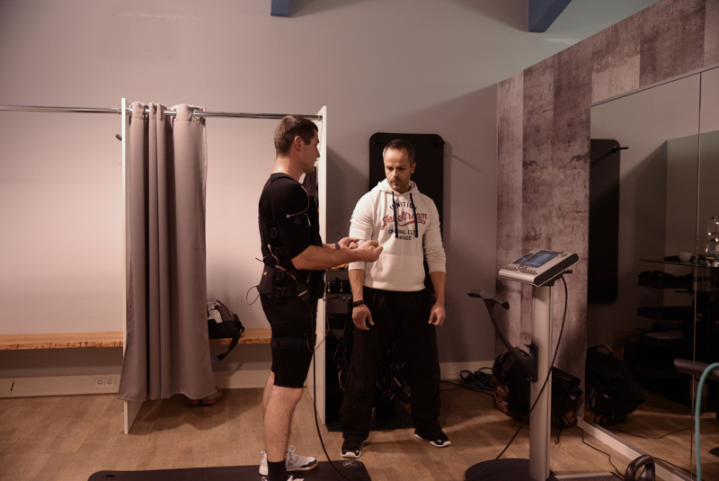 EMS Training in Pegnitz, Elektronische Muskelstimulation an miha bodytec in der SPORTWELT Pegnitz