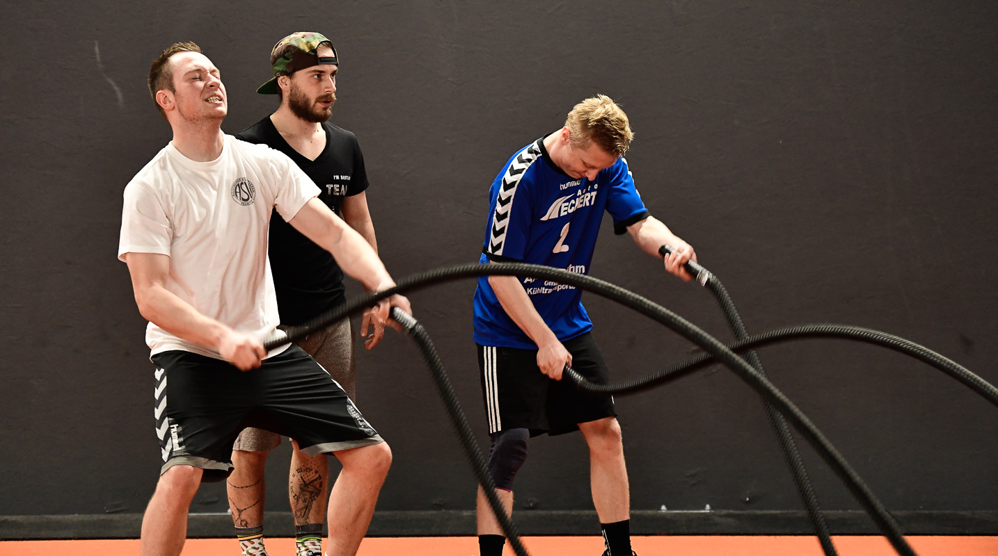 ASV Pegnitz Handball beim Cross Gym Trainin mit Bastian Lumpp in der Sportwelt Pegnitz