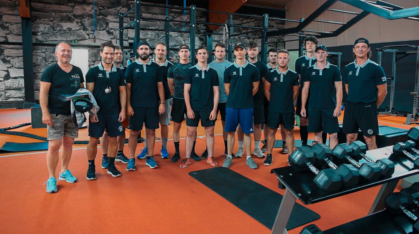 behind:the:scenes:it's:your:stage:start:play:repeat - ICE DOGS Pegnitz beim Cross Gym Trainin mit Bastian Lumpp in der Sportwelt Pegnitz