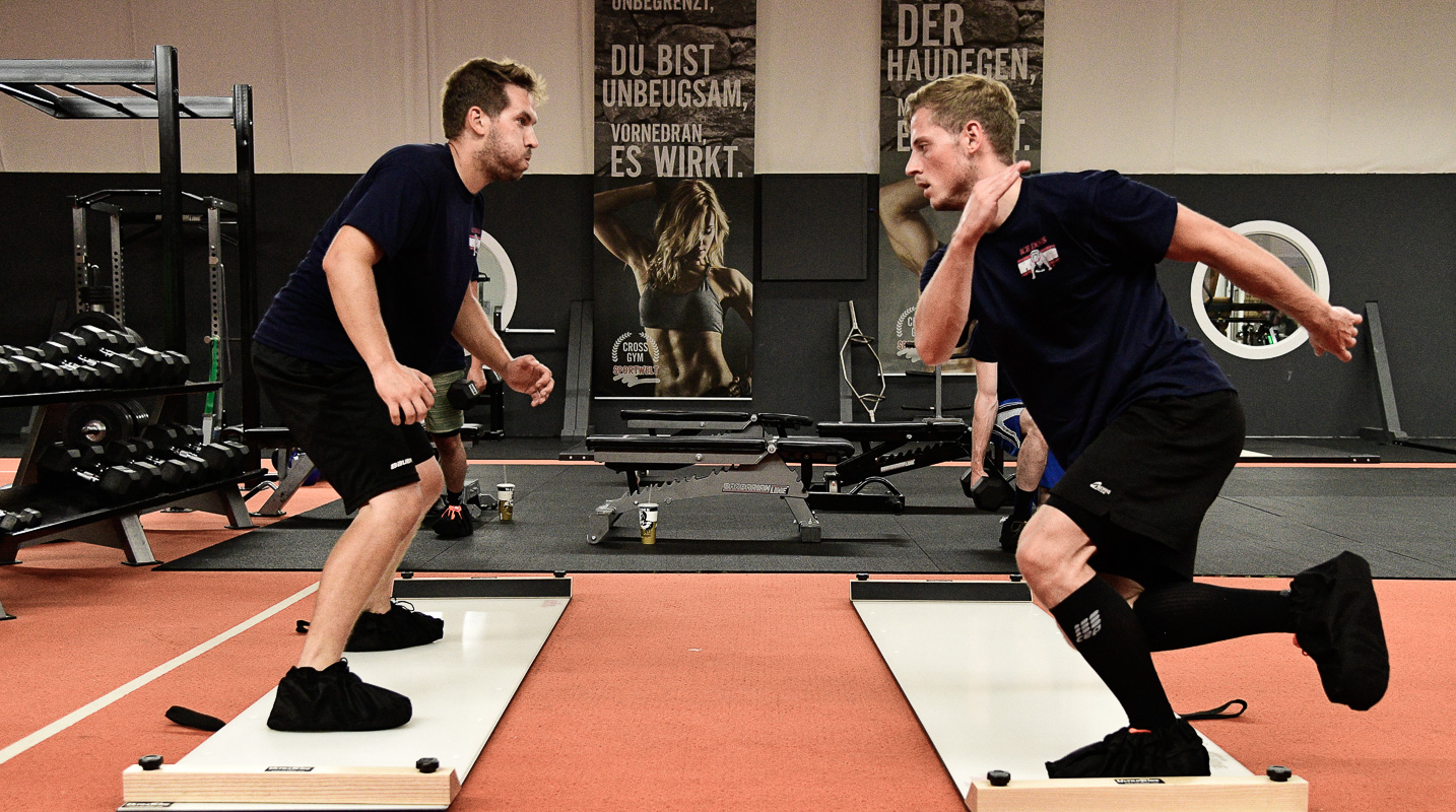 ICE DOGS Pegnitz beim Cross Gym Trainin mit Bastian Lumpp in der Sportwelt Pegnitz