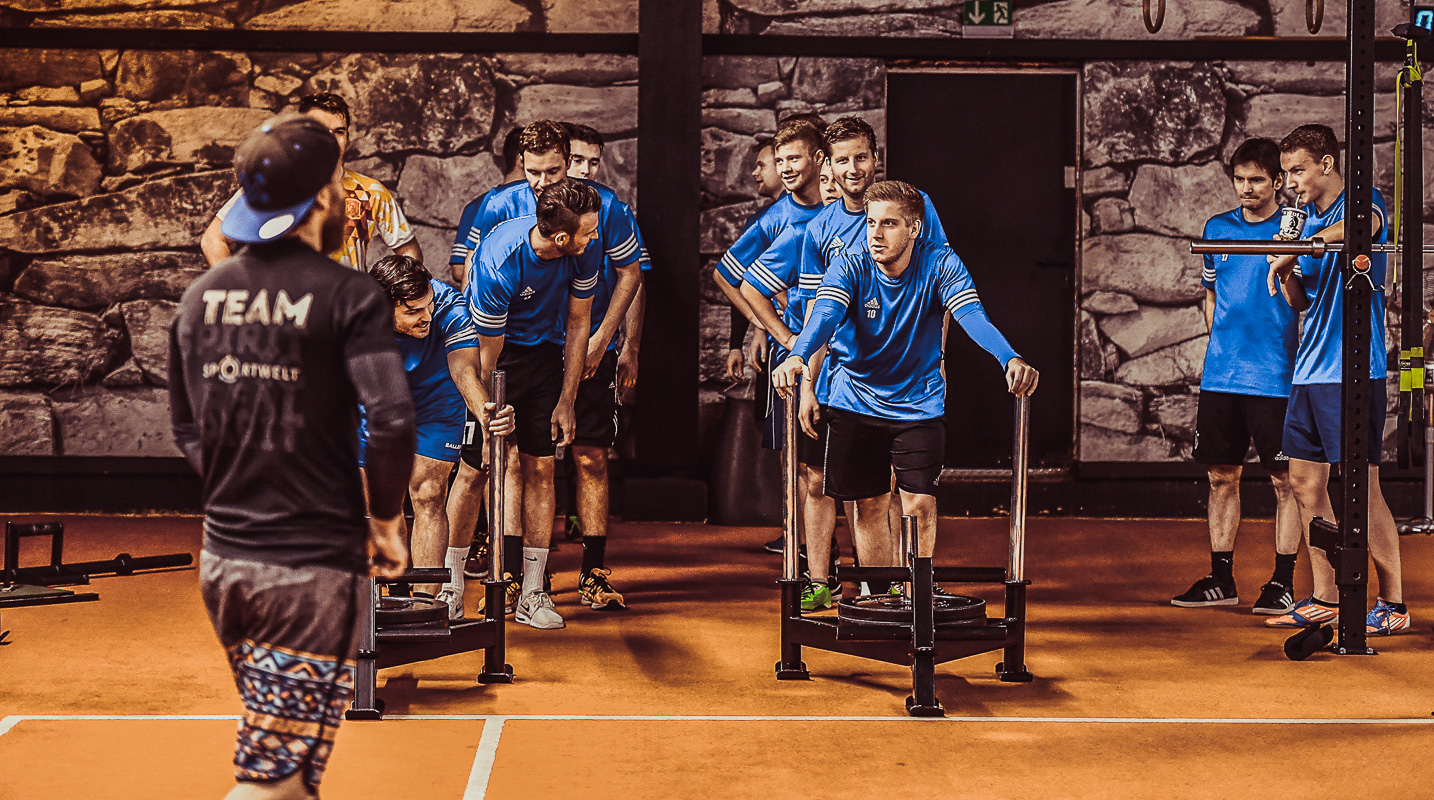 SC Kühlenfels 1. Mannschaft beim Cross Gym Training mit Bastian Lumpp in der Sportwelt Pegnitz